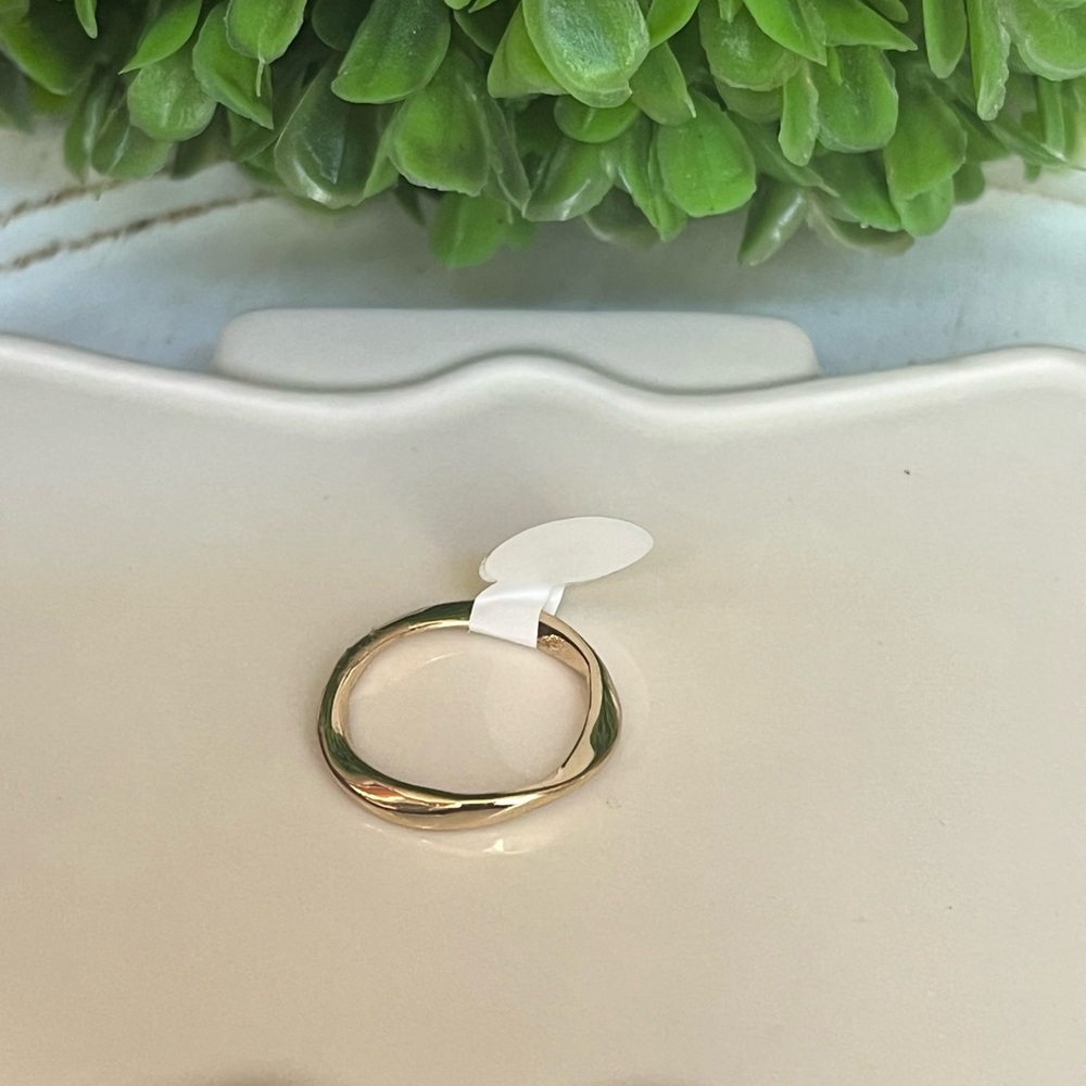 Fashion gold tone womens size 6 stackable rings
